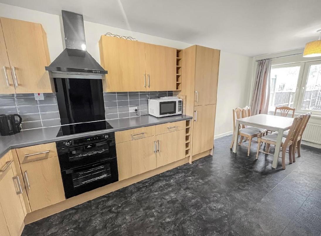 Spacious - 2 Double Bed - City Home - Sleeps 6 - Free Parking Hereford Eksteriør bilde